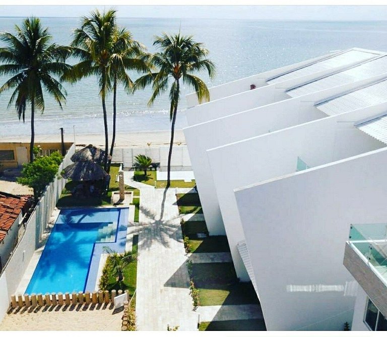 Penthouse at Maria Farinha Beach with Jacuzzi – Flat 204