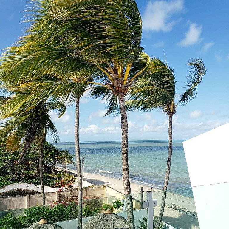 Penthouse at Maria Farinha Beach with Jacuzzi – Flat 204