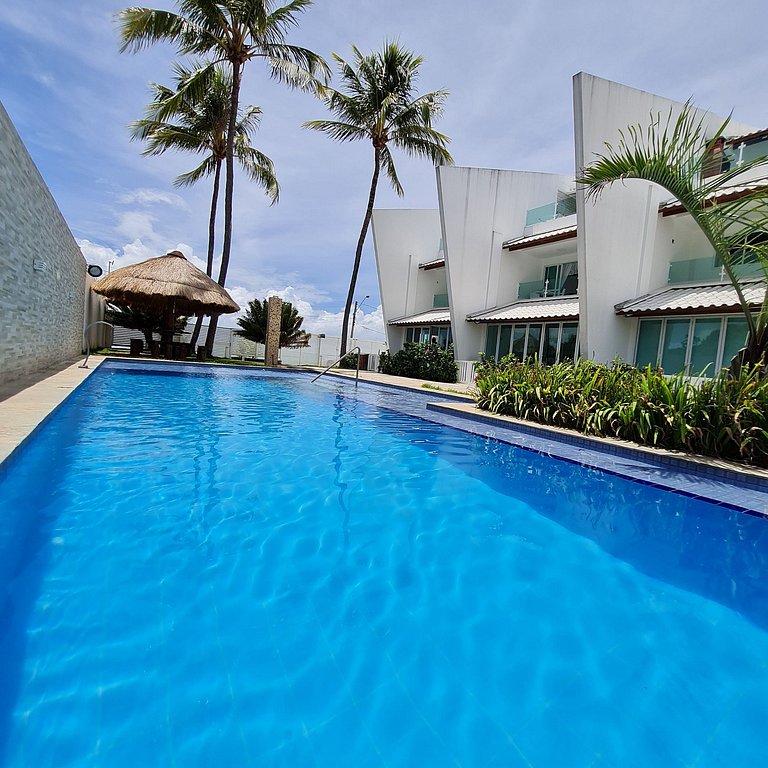 Ground-Floor Poolfront Flat with Gourmet Balcony