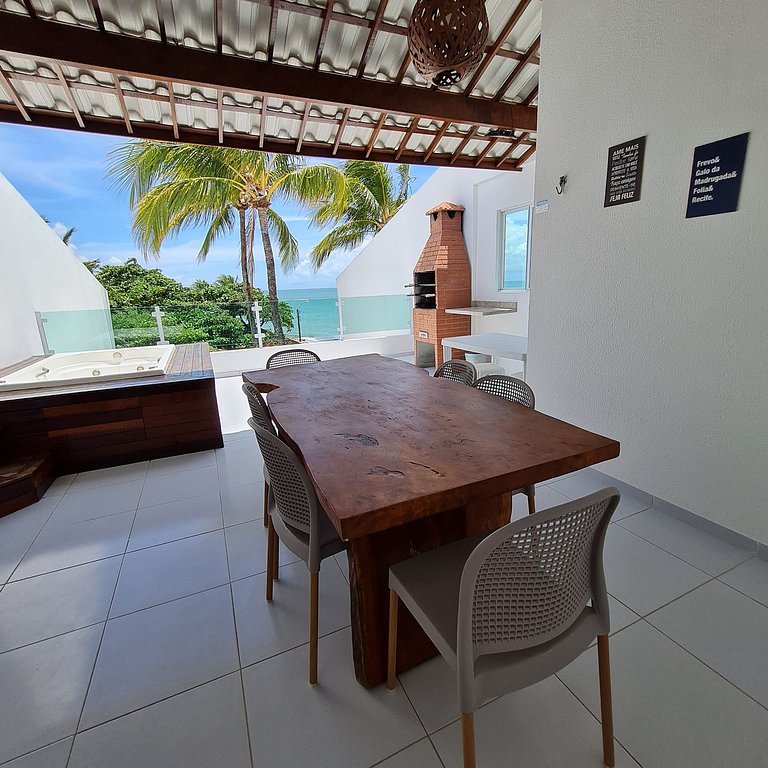 Penthouse at Maria Farinha Beach with Jacuzzi – Flat 204