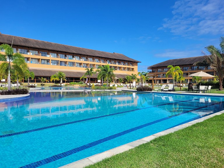 Flat 108 CM super luxo no Eco Resort Praia dos Carneiros ao
