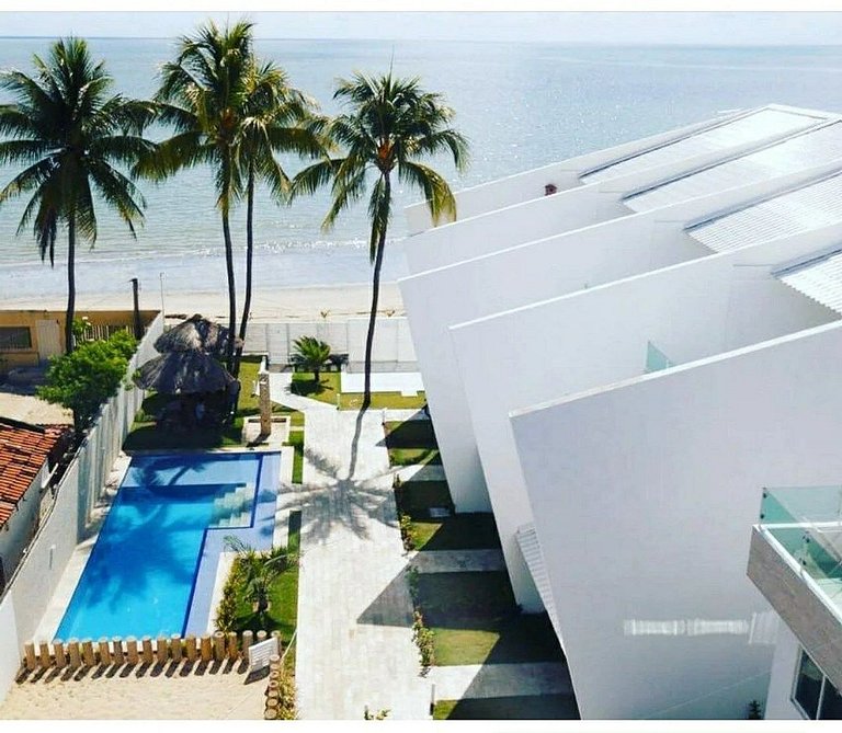 Ground Floor Flat 102 – Oceanfront at Maria Farinha Beach