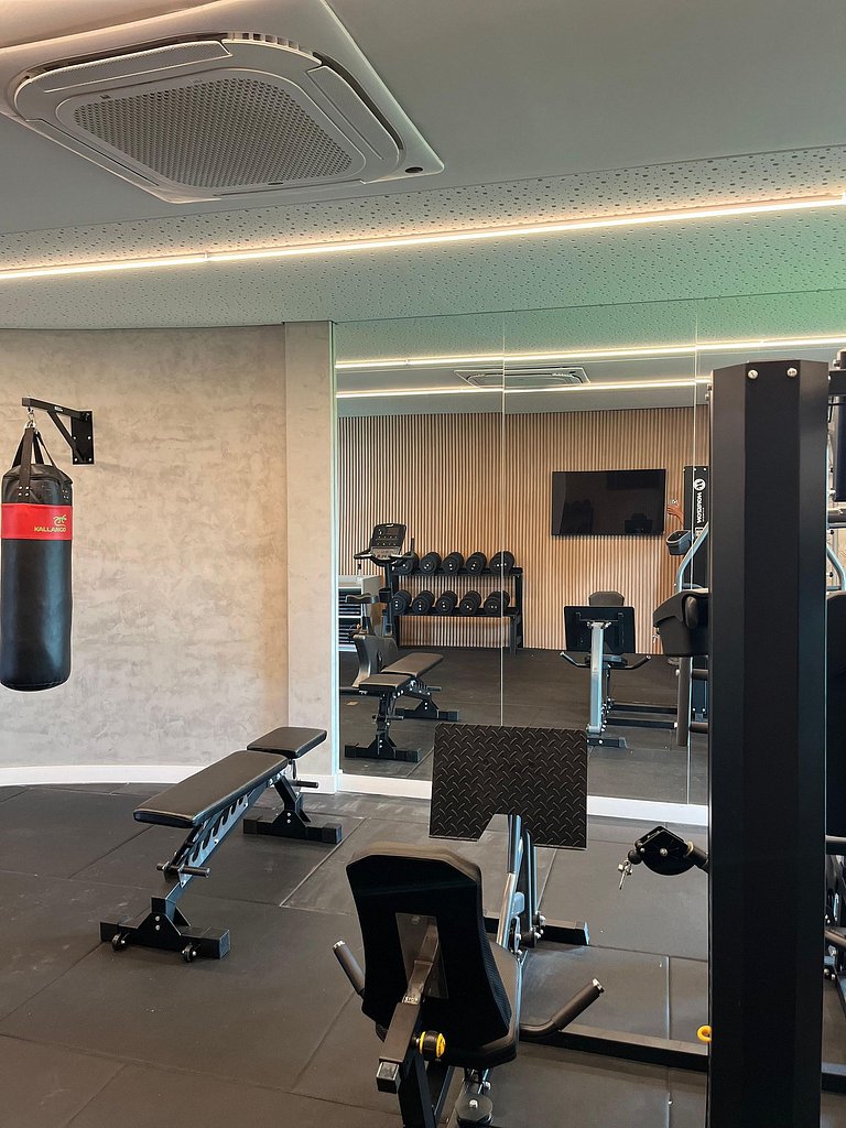 Premium Retreat with Gourmet Balcony and Private Garden in C