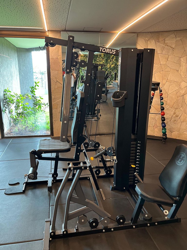 Refúgio Premium com Varanda Gourmet e Jardim Privativo no Cu