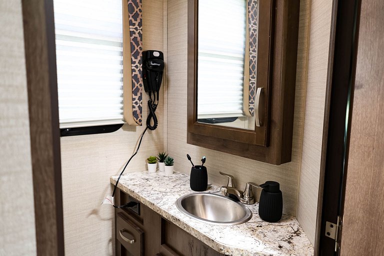 Motorhome Classe C30 – O mais completo para 6 pessoas da Flo
