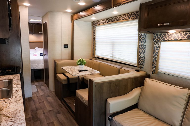 Motorhome Classe C30 – O mais completo para 6 pessoas da Flo