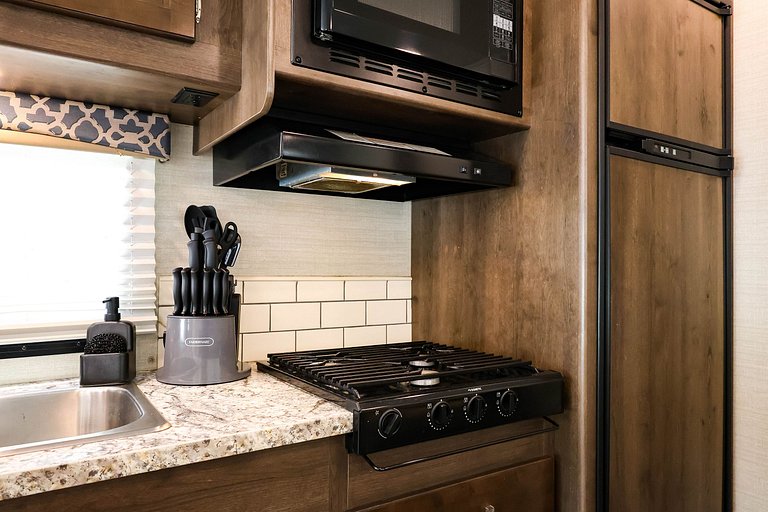 Class C30 Motorhome - The most complete for 6 people from Fl