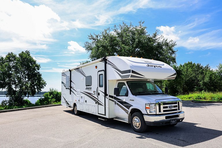 Motorhome Classe C30 – O mais completo para 6 pessoas da Flo