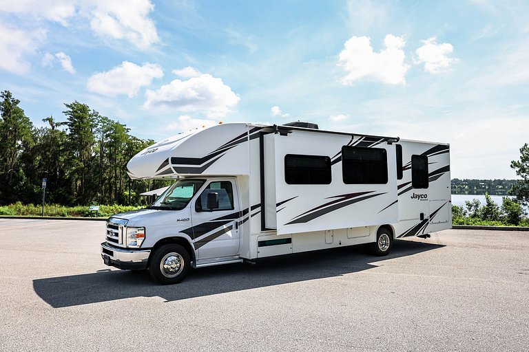Motorhome Classe C30 – O mais completo para 6 pessoas da Flo