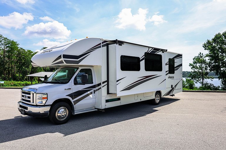 Motorhome Classe C30 – O mais completo para 6 pessoas da Flo