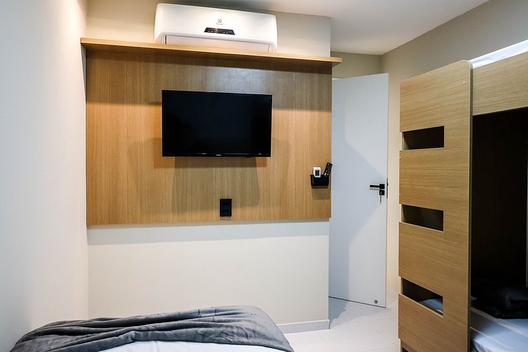 Flat Térreo Frente à Piscina com varanda gourmet