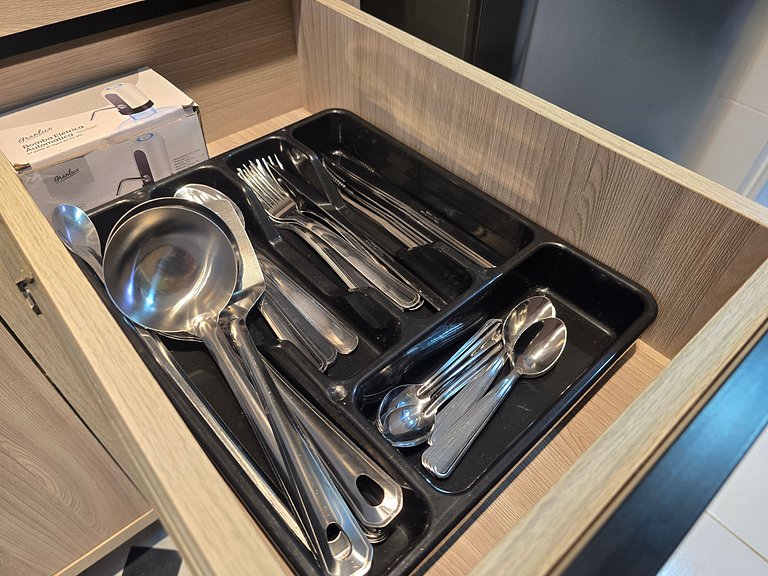 Ground-Floor Poolfront Flat with Gourmet Balcony