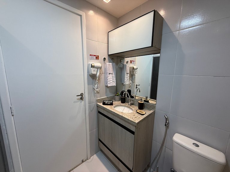 Flat Térreo Frente à Piscina com varanda gourmet