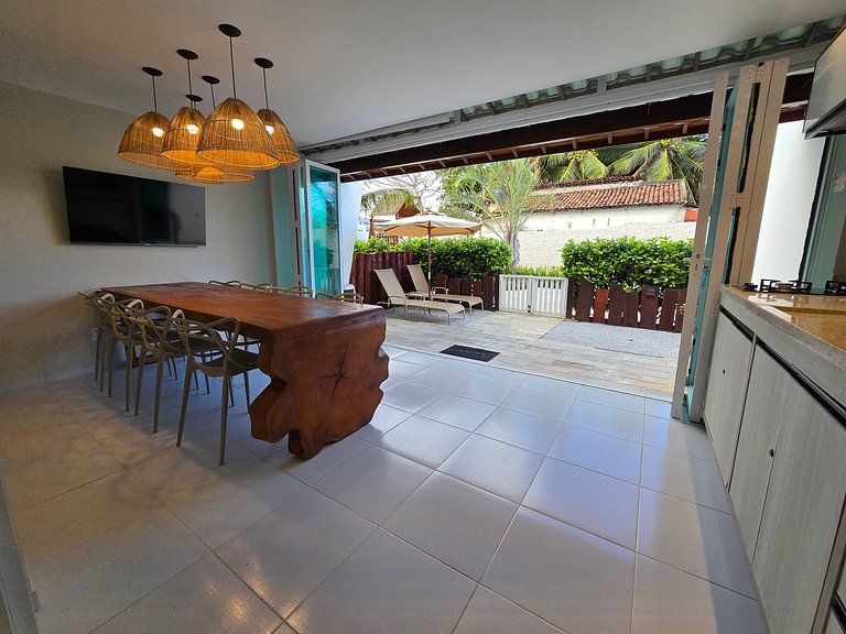 Ground-Floor Poolfront Flat with Gourmet Balcony